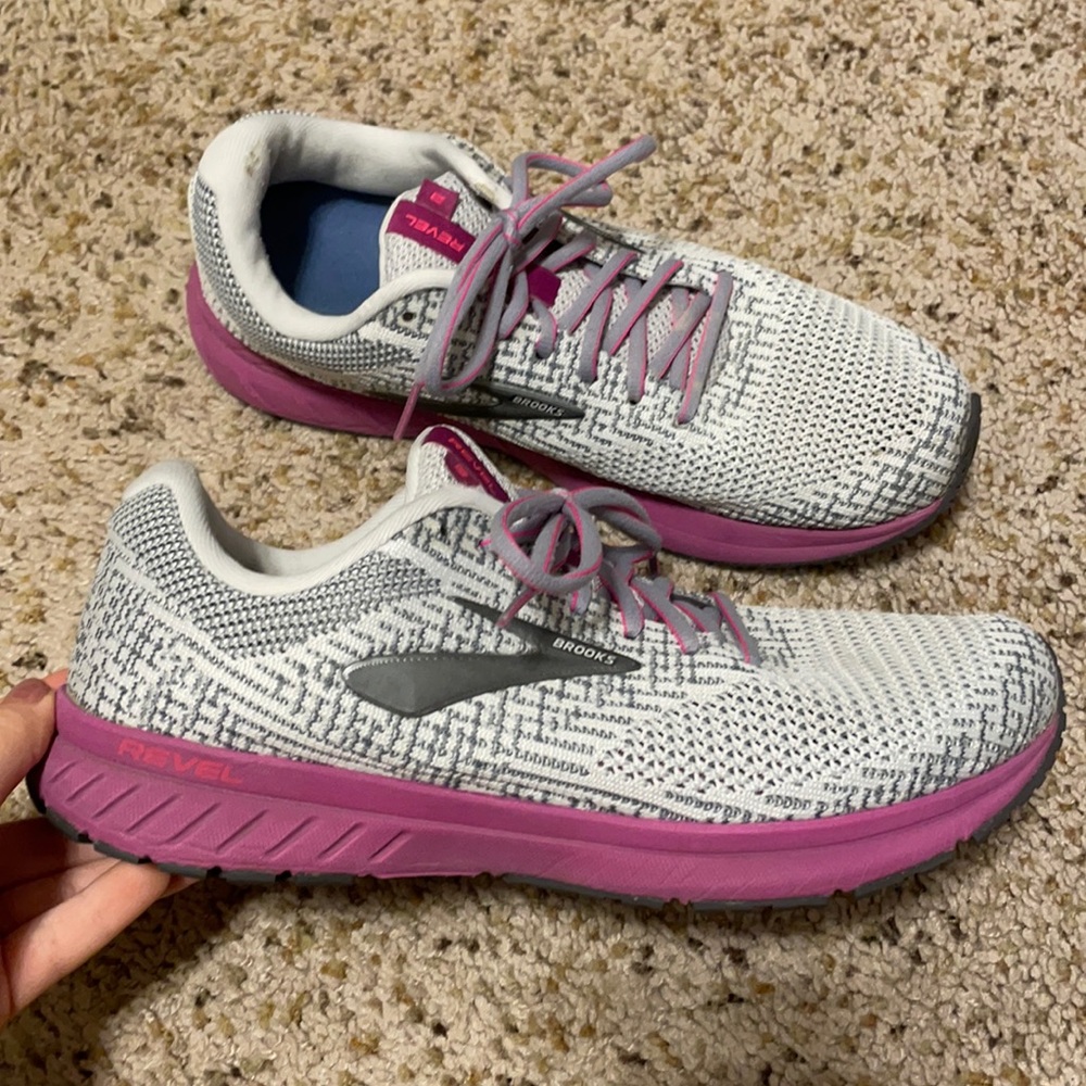 Women’s Brooks revel 3 running shoes size 10.5